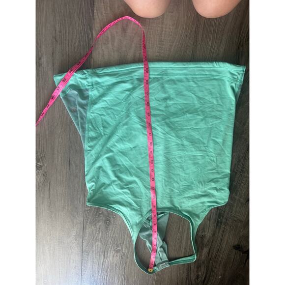 Lululemon Drop It Like It’s Hot Tank Menthol Size 4 EUC Rare Color - Picture 3 of 7